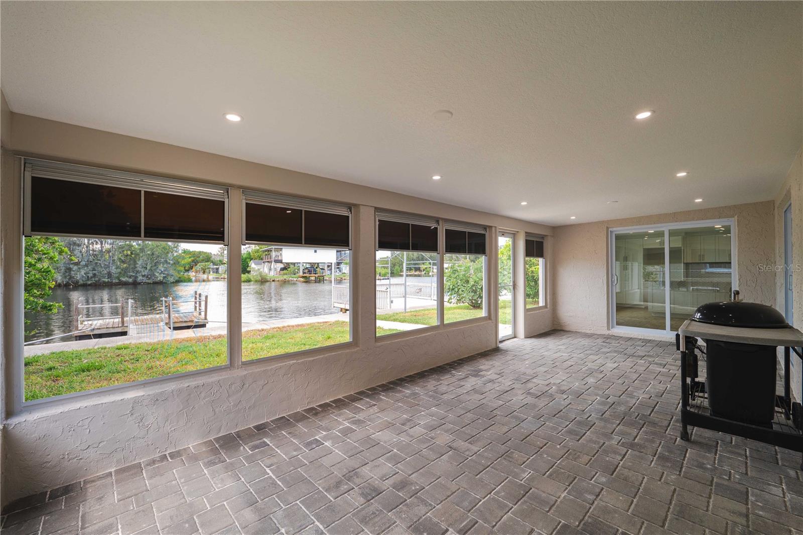 Image 25 of 39 For 6617 Harbor Drive