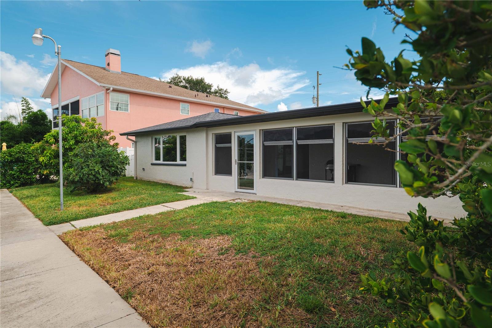 Image 28 of 39 For 6617 Harbor Drive