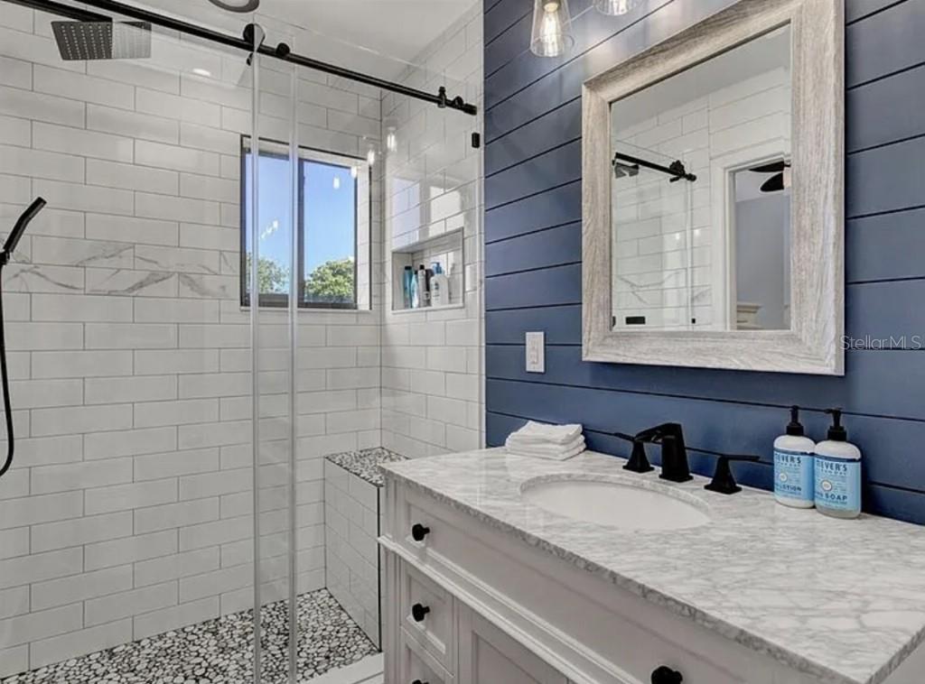 Image 21 of 31 For 1926 Harbourside Drive 1302