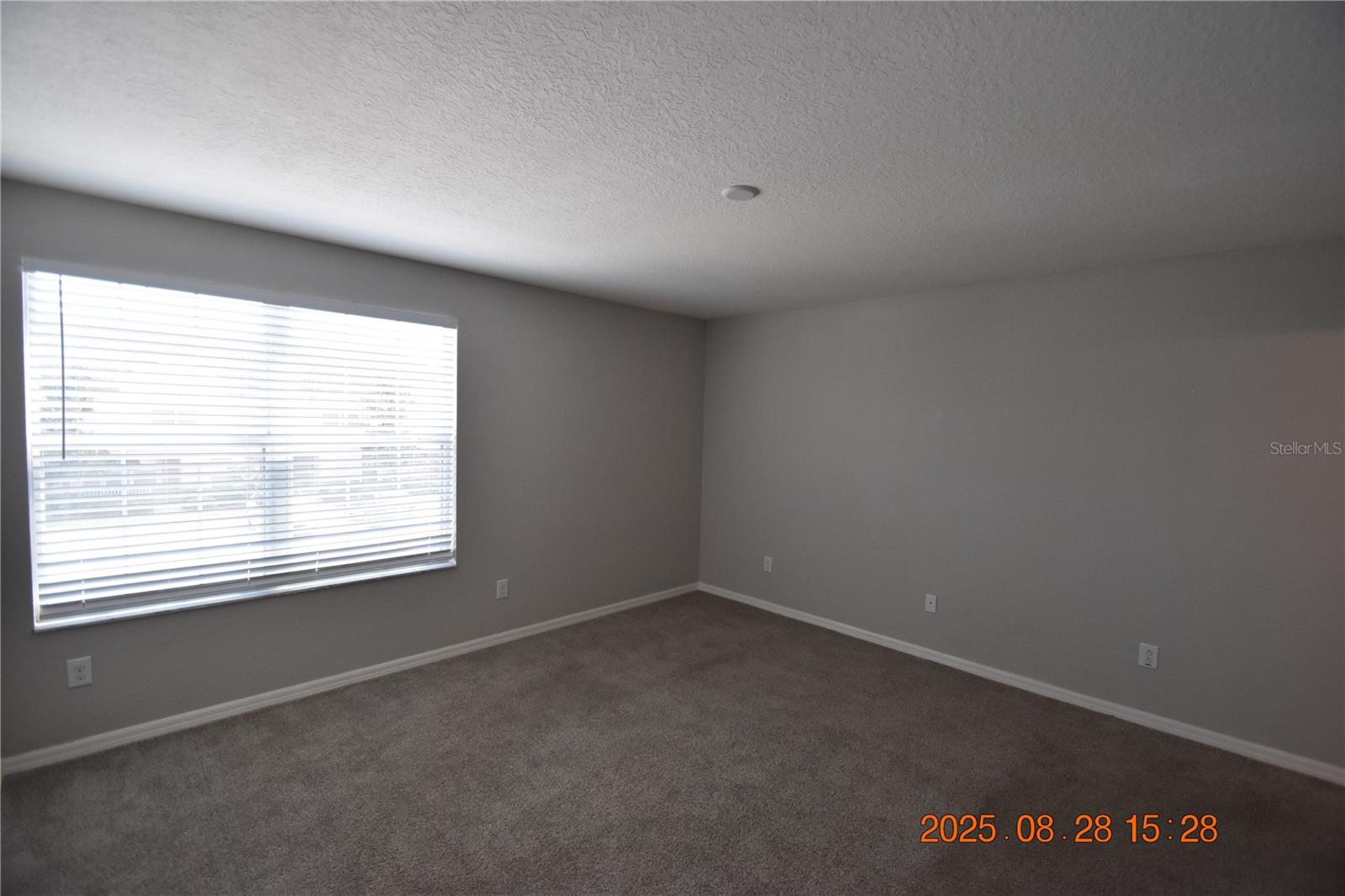 Image 17 of 39 For 27525 Desert Willow Way