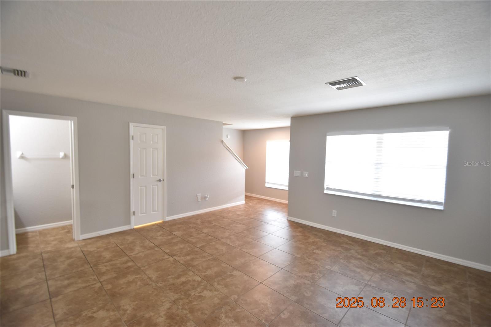 Image 4 of 39 For 27525 Desert Willow Way