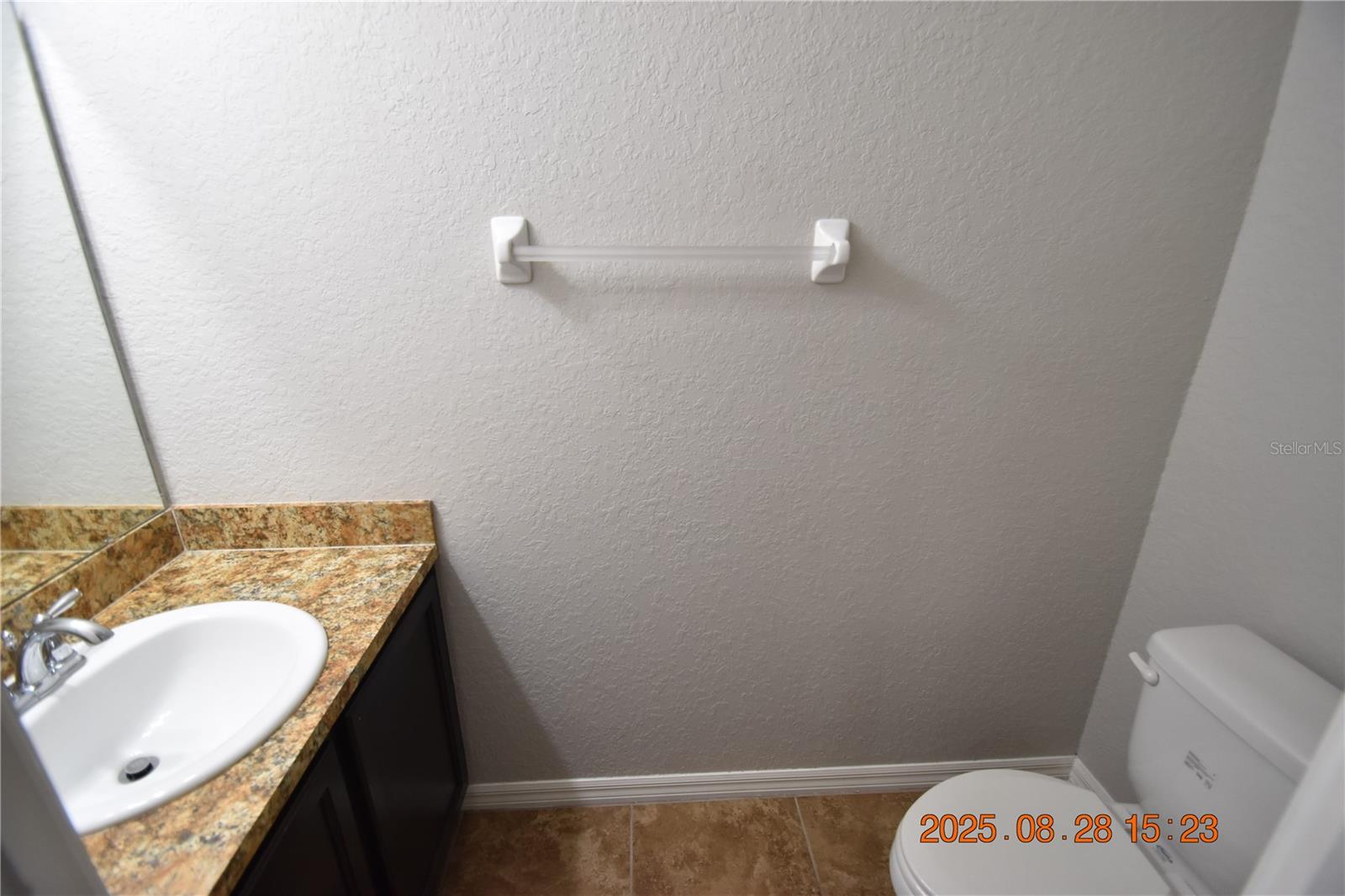 Image 6 of 39 For 27525 Desert Willow Way