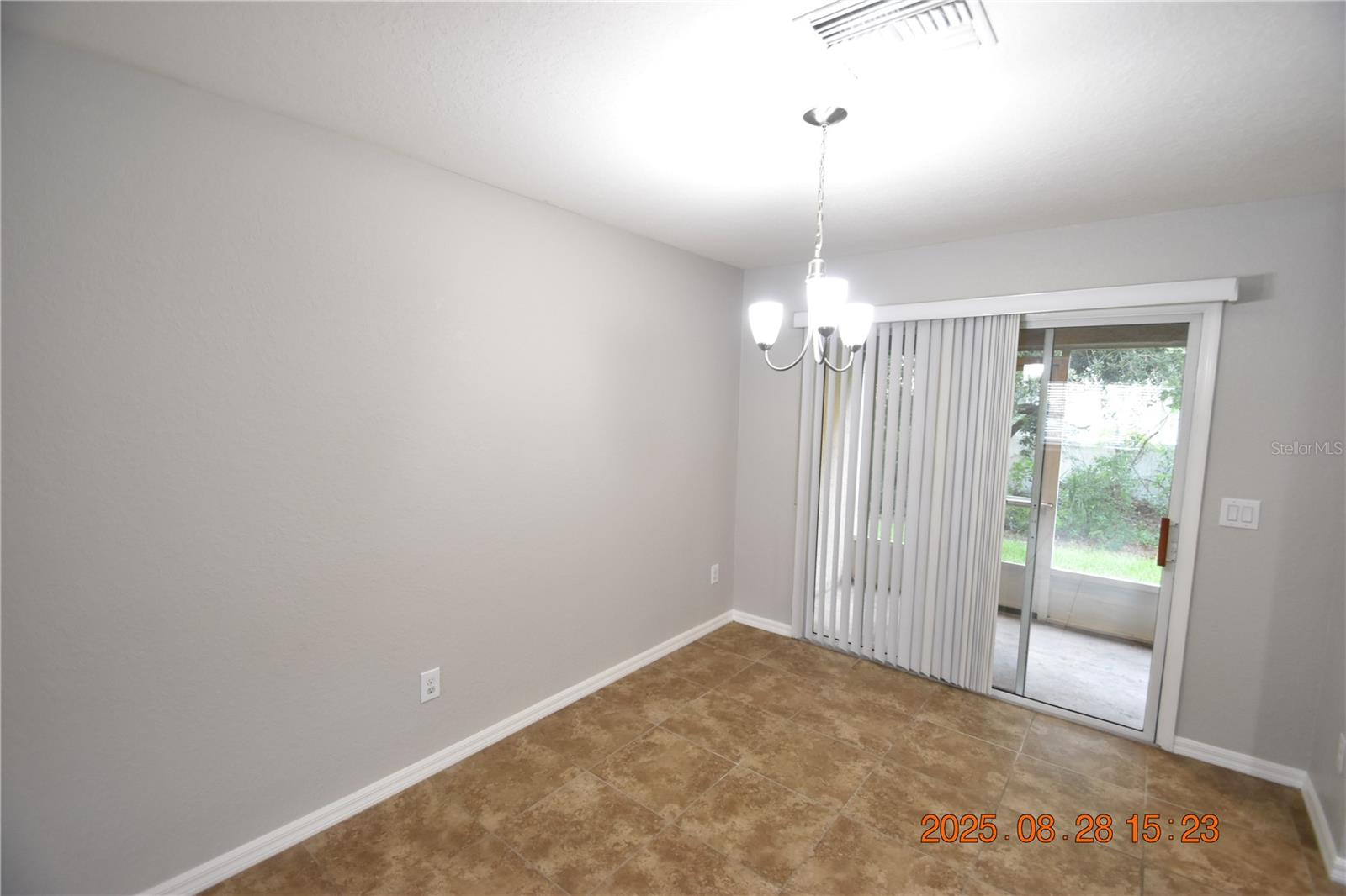 Image 7 of 39 For 27525 Desert Willow Way