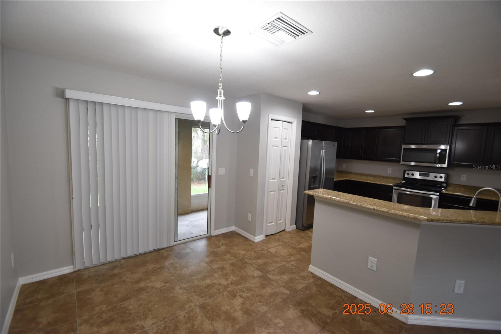 Image 8 of 39 For 27525 Desert Willow Way
