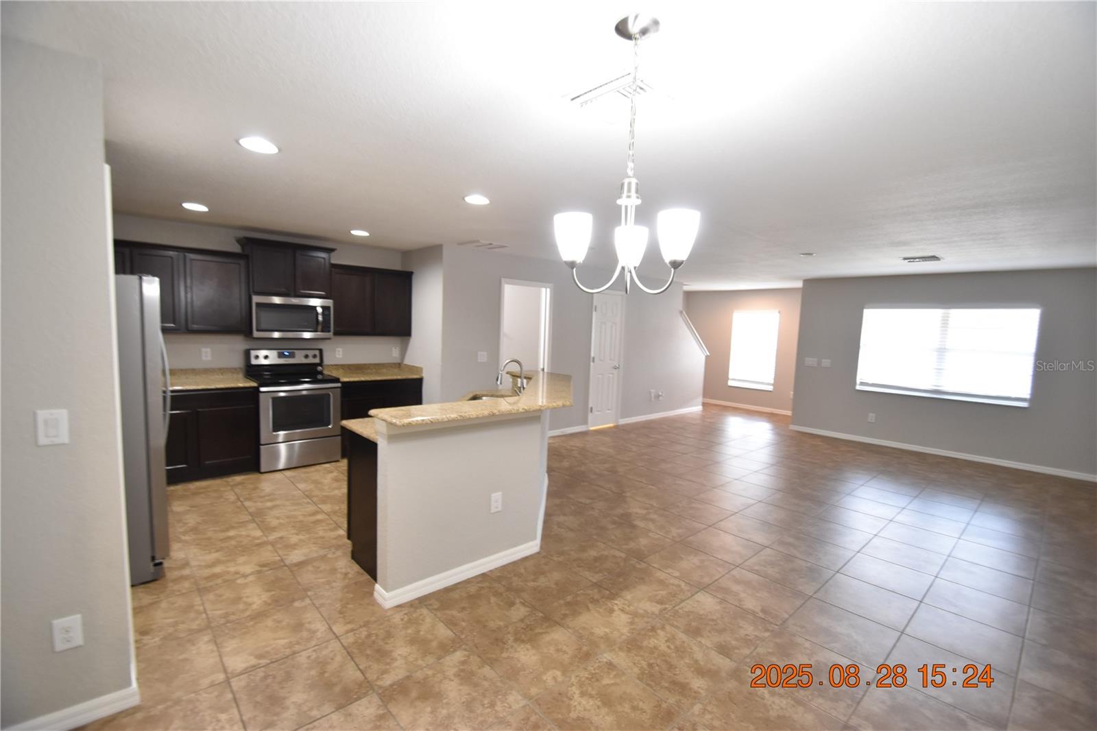 Image 9 of 39 For 27525 Desert Willow Way
