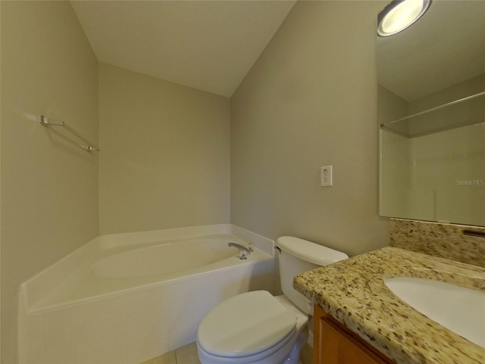 Image 10 of 20 For 2046 Knollcrest Drive