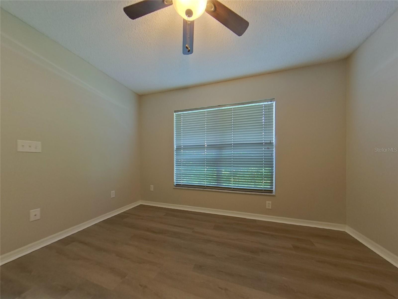 Image 11 of 20 For 2046 Knollcrest Drive