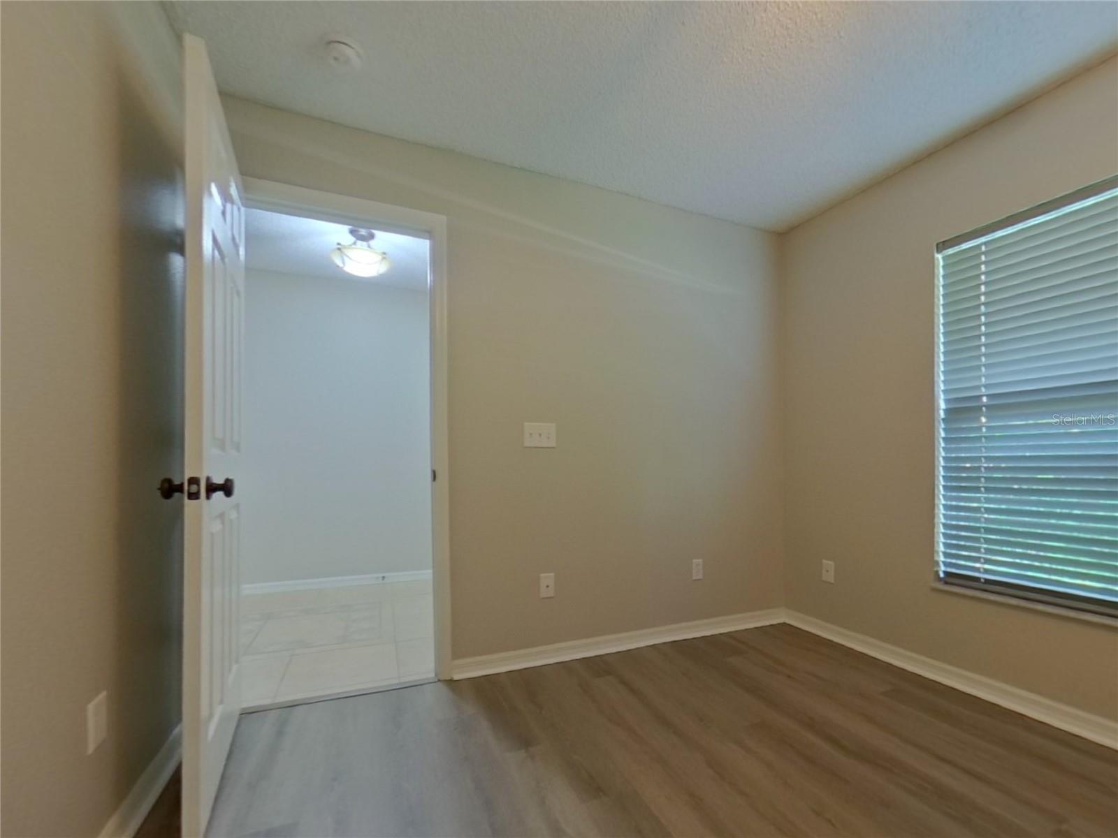 Image 12 of 20 For 2046 Knollcrest Drive