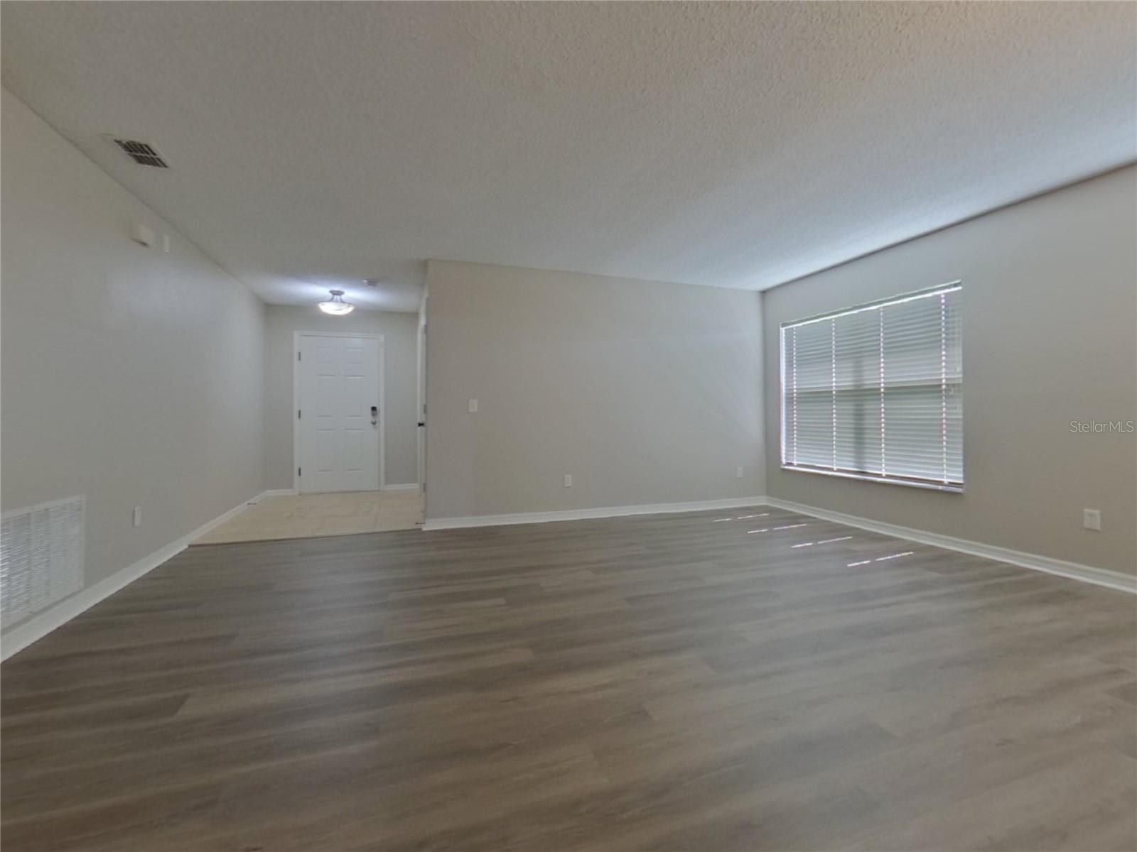 Image 19 of 20 For 2046 Knollcrest Drive