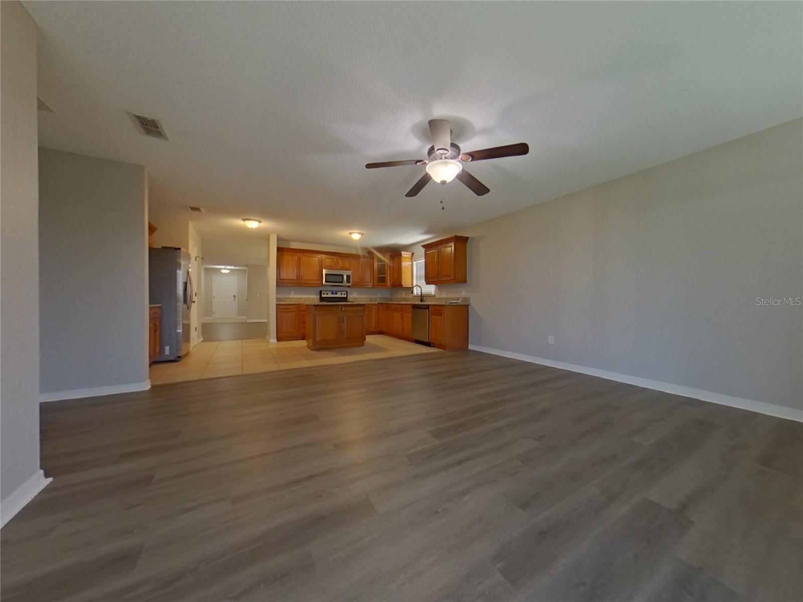 Image 3 of 20 For 2046 Knollcrest Drive