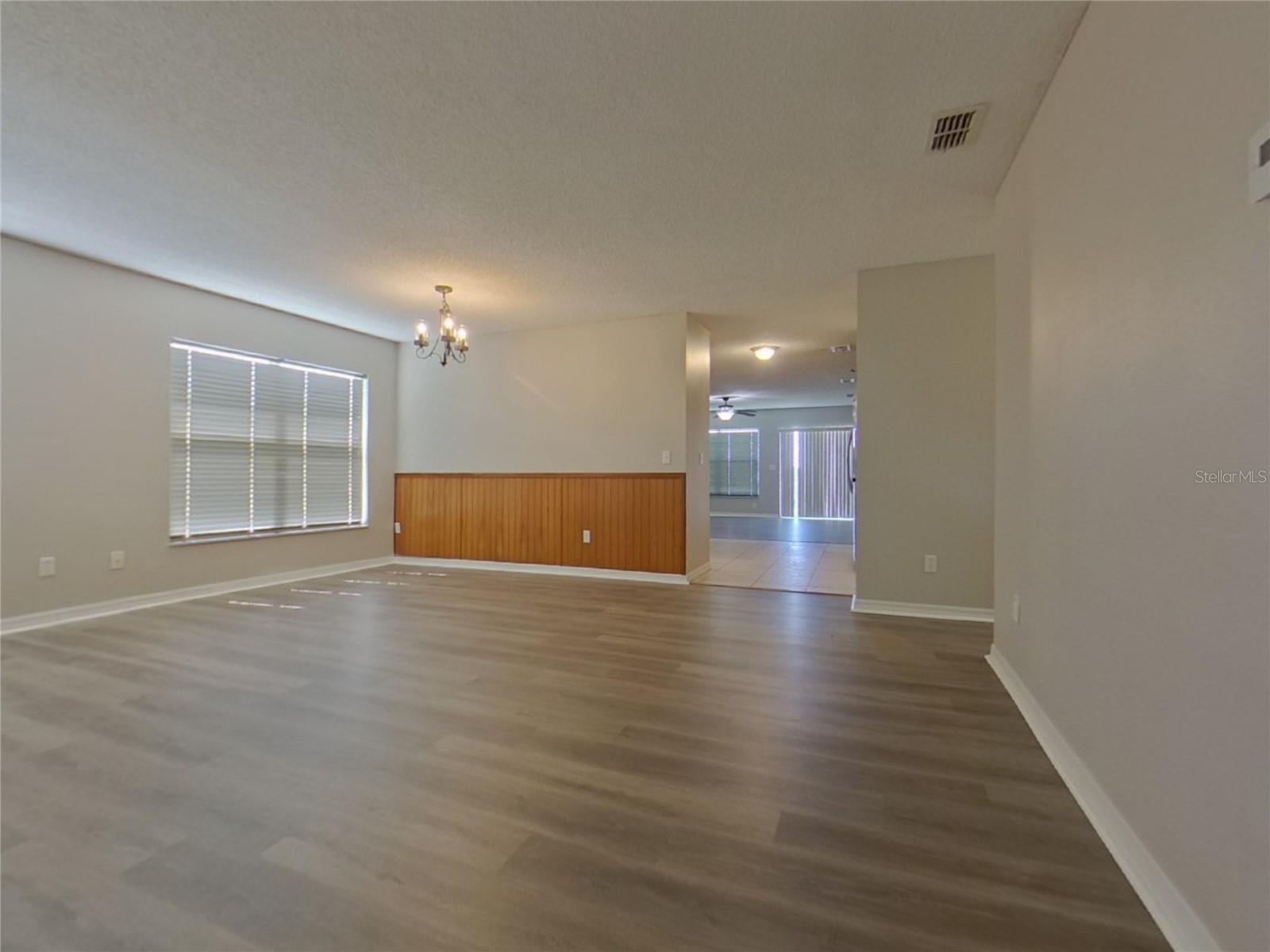 Image 5 of 20 For 2046 Knollcrest Drive