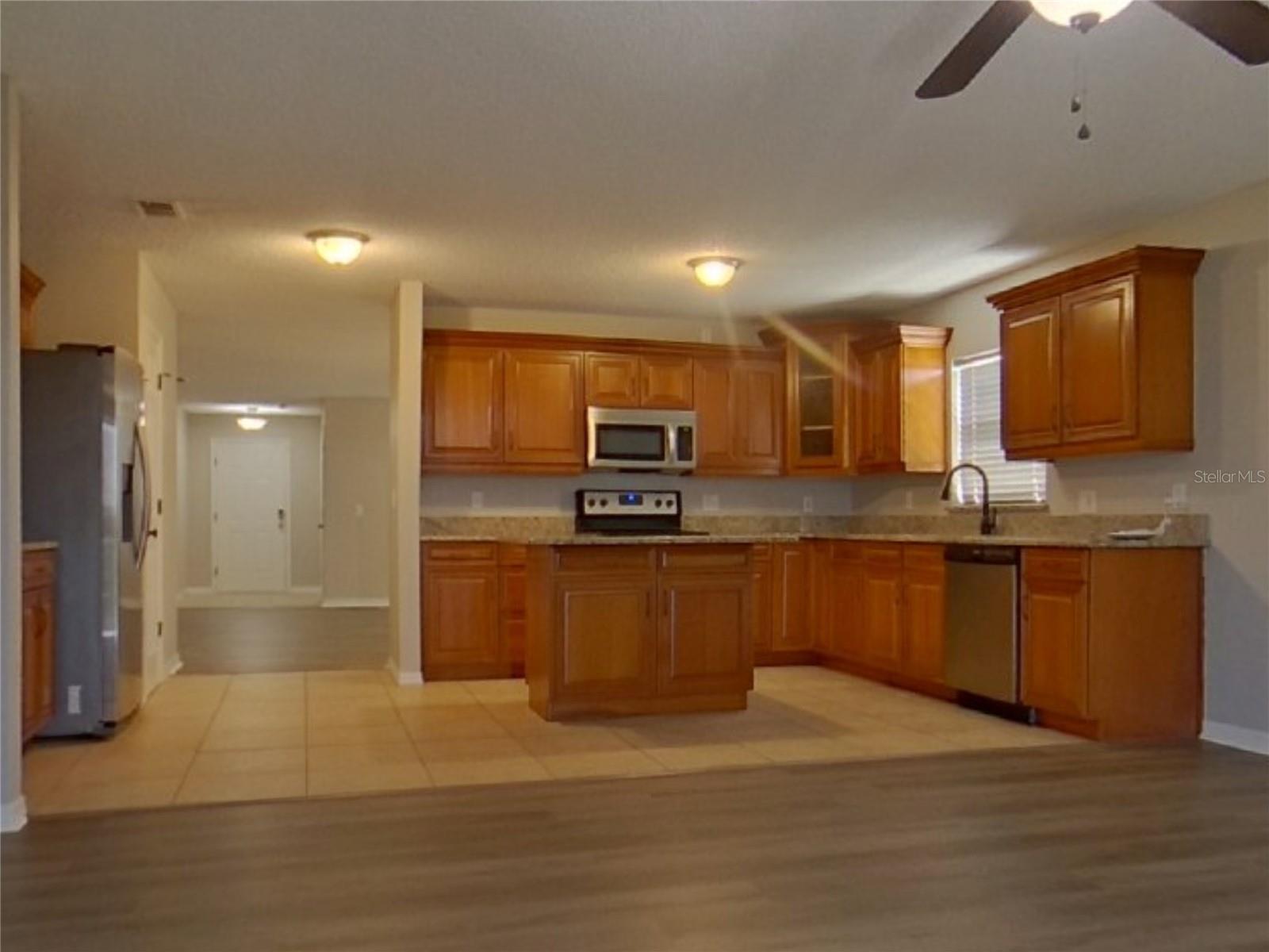 Image 6 of 20 For 2046 Knollcrest Drive