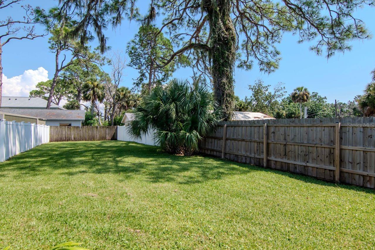 Image 36 of 47 For 5352 Cotee River Drive