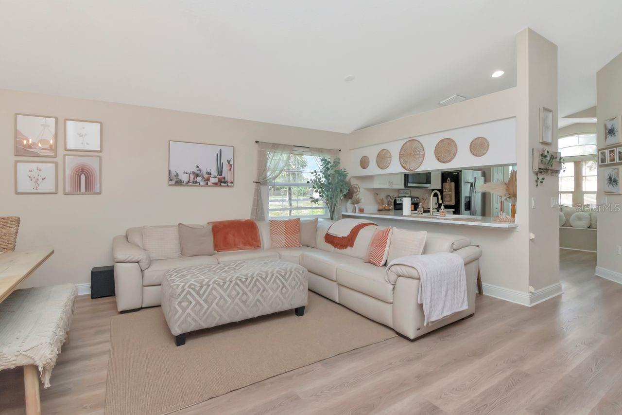 Image 4 of 47 For 5352 Cotee River Drive