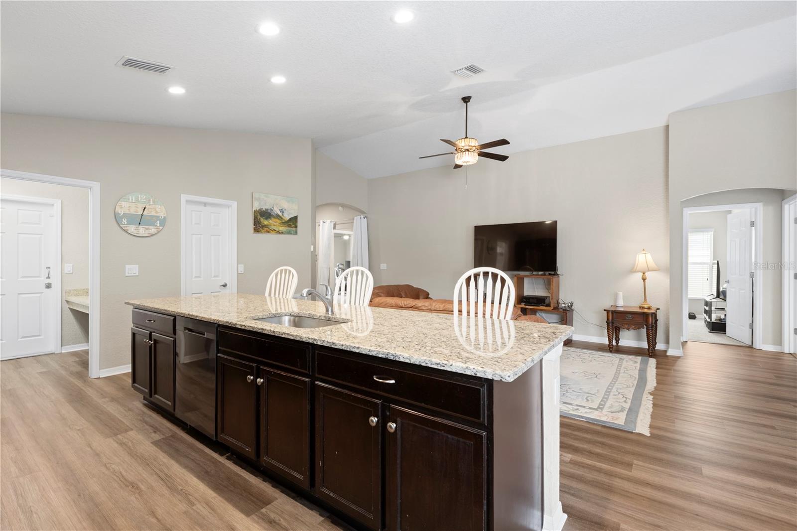 Image 15 of 53 For 719 Vineyard Reserve Court