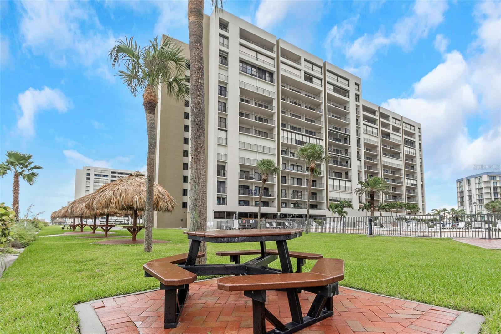 Image 16 of 83 For 1480 Gulf Boulevard 506