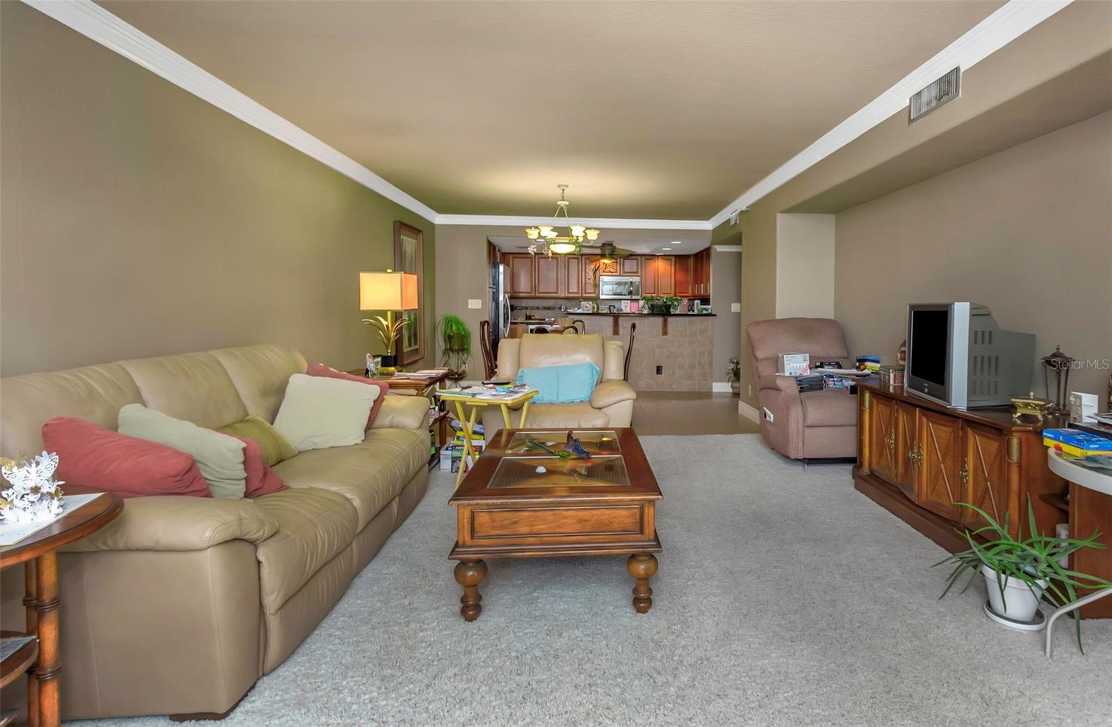 Image 41 of 83 For 1480 Gulf Boulevard 506