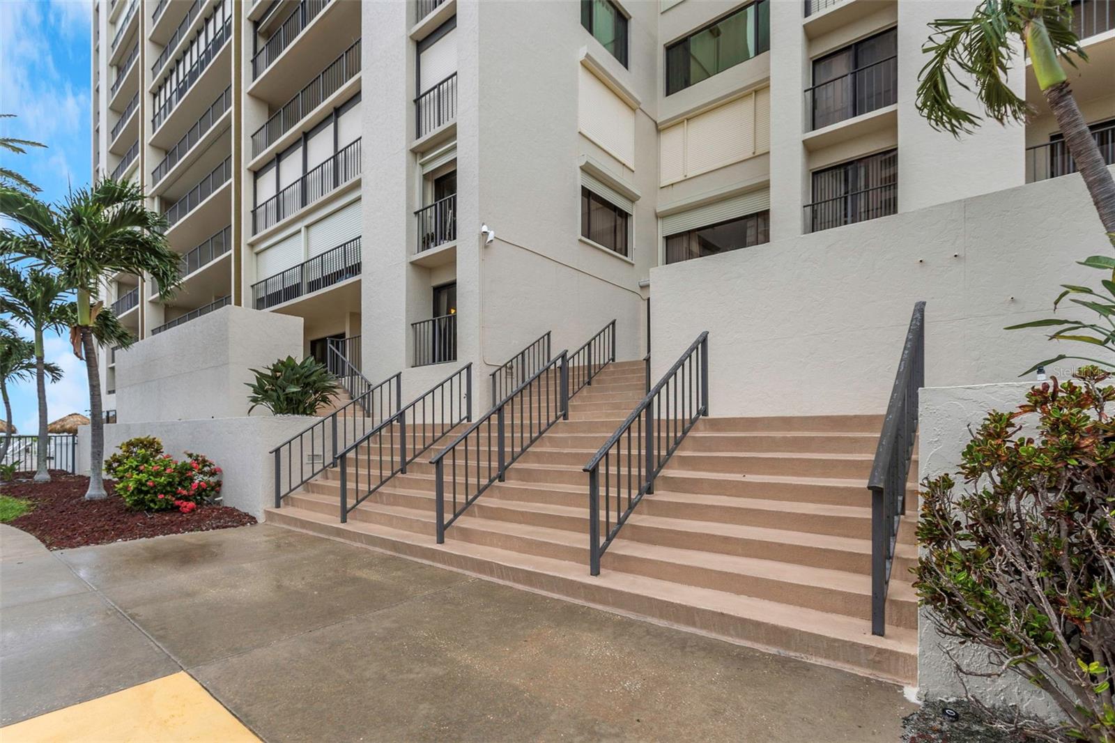 Image 5 of 83 For 1480 Gulf Boulevard 506