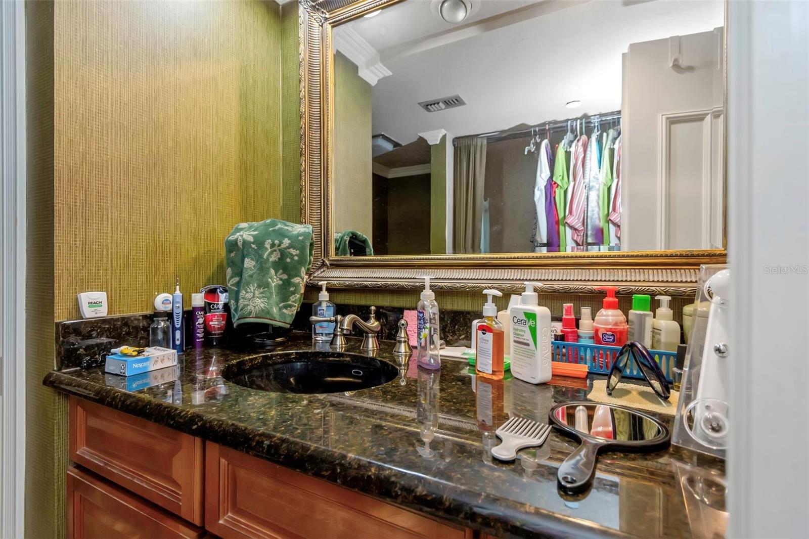 Image 50 of 83 For 1480 Gulf Boulevard 506