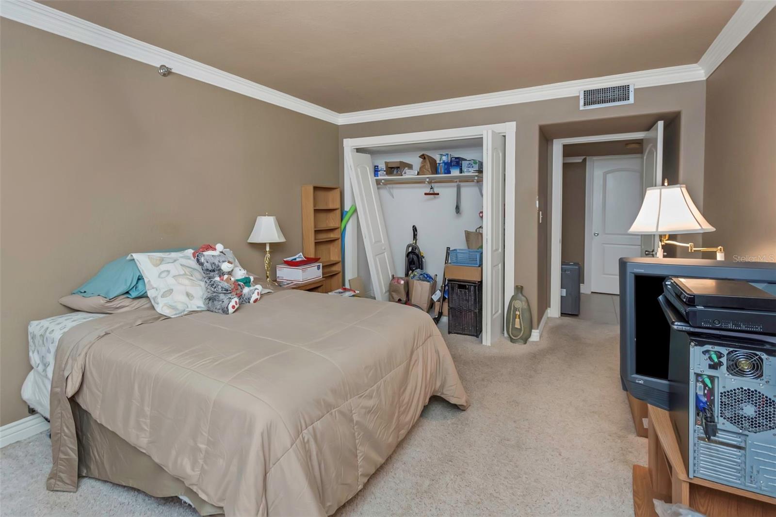 Image 55 of 83 For 1480 Gulf Boulevard 506