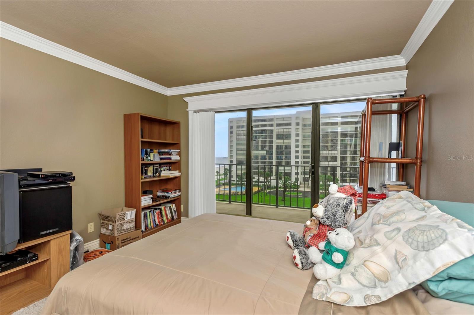 Image 57 of 83 For 1480 Gulf Boulevard 506