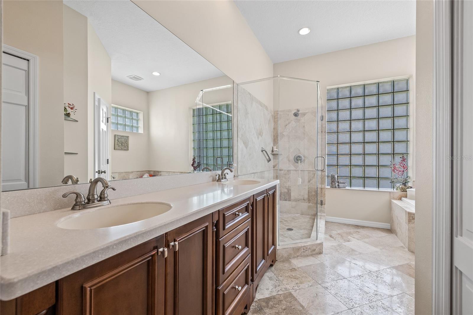 Image 17 of 61 For 1156 Darlington Oak Drive Ne