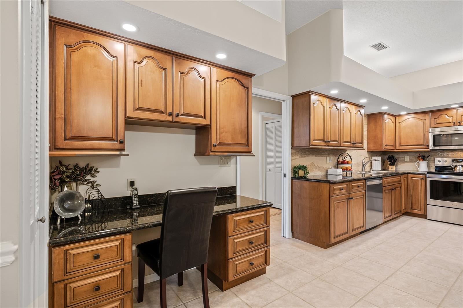 Image 33 of 61 For 1156 Darlington Oak Drive Ne