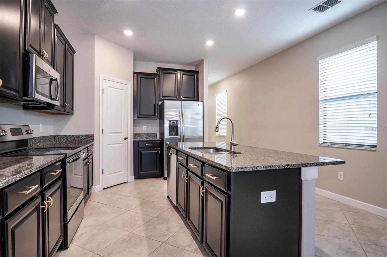 Image 8 of 46 For 9845 Ivory Drive