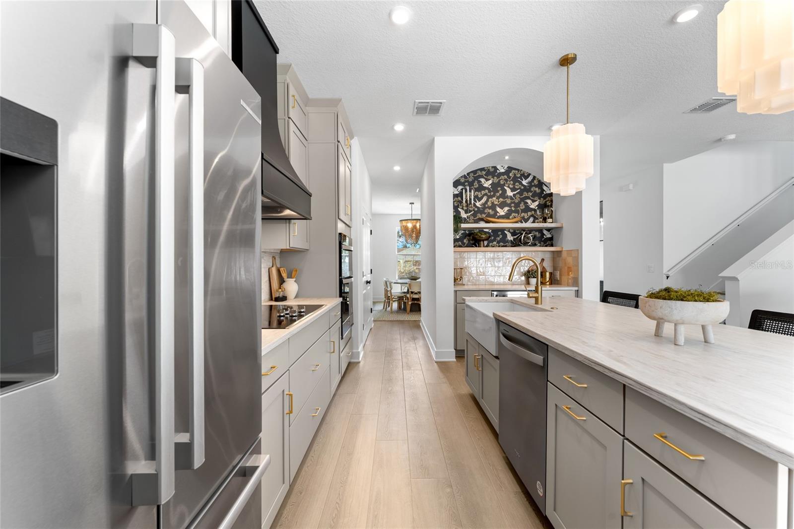 Image 13 of 60 For 703 Park Avenue