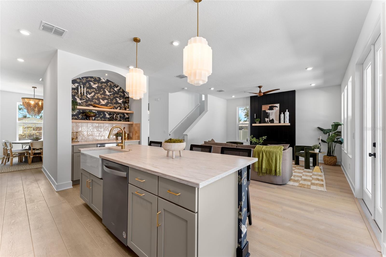 Image 16 of 60 For 703 Park Avenue