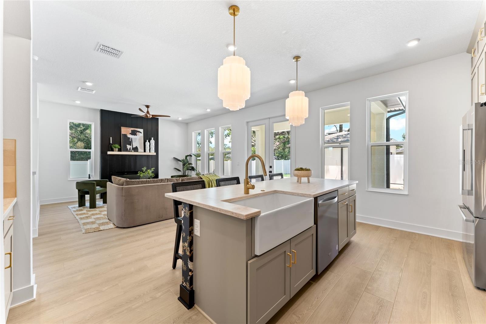 Image 17 of 60 For 703 Park Avenue