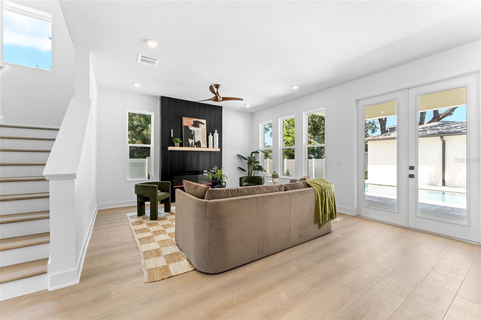 Image 18 of 60 For 703 Park Avenue