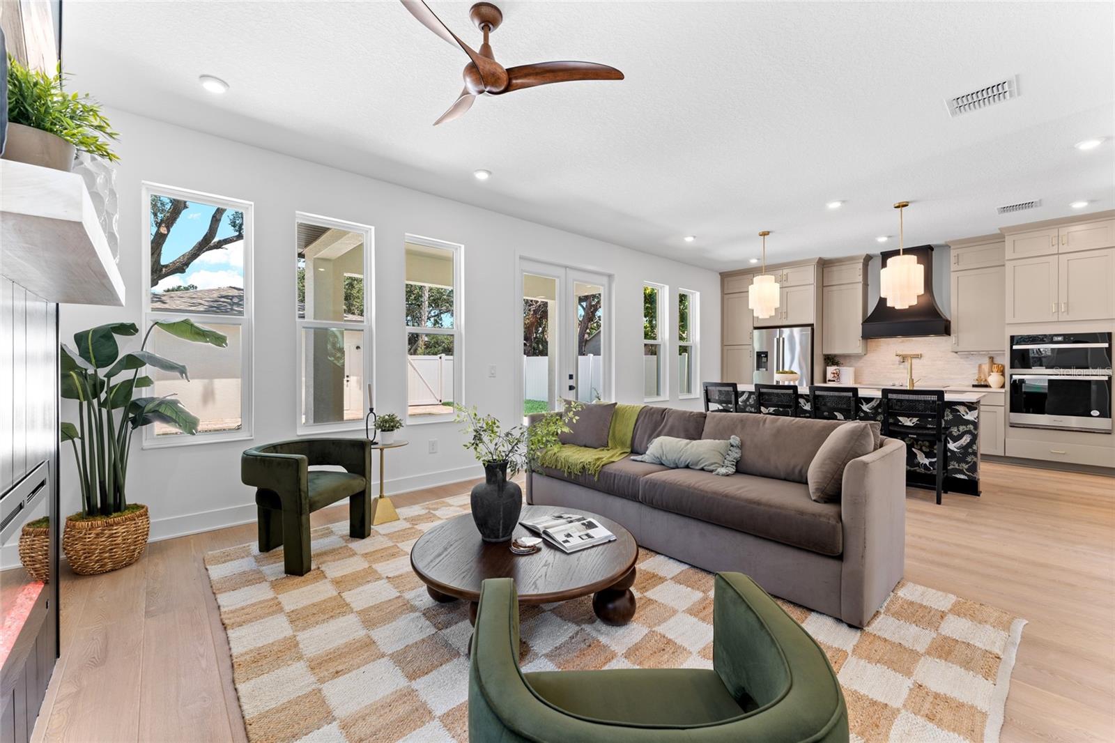 Image 21 of 60 For 703 Park Avenue