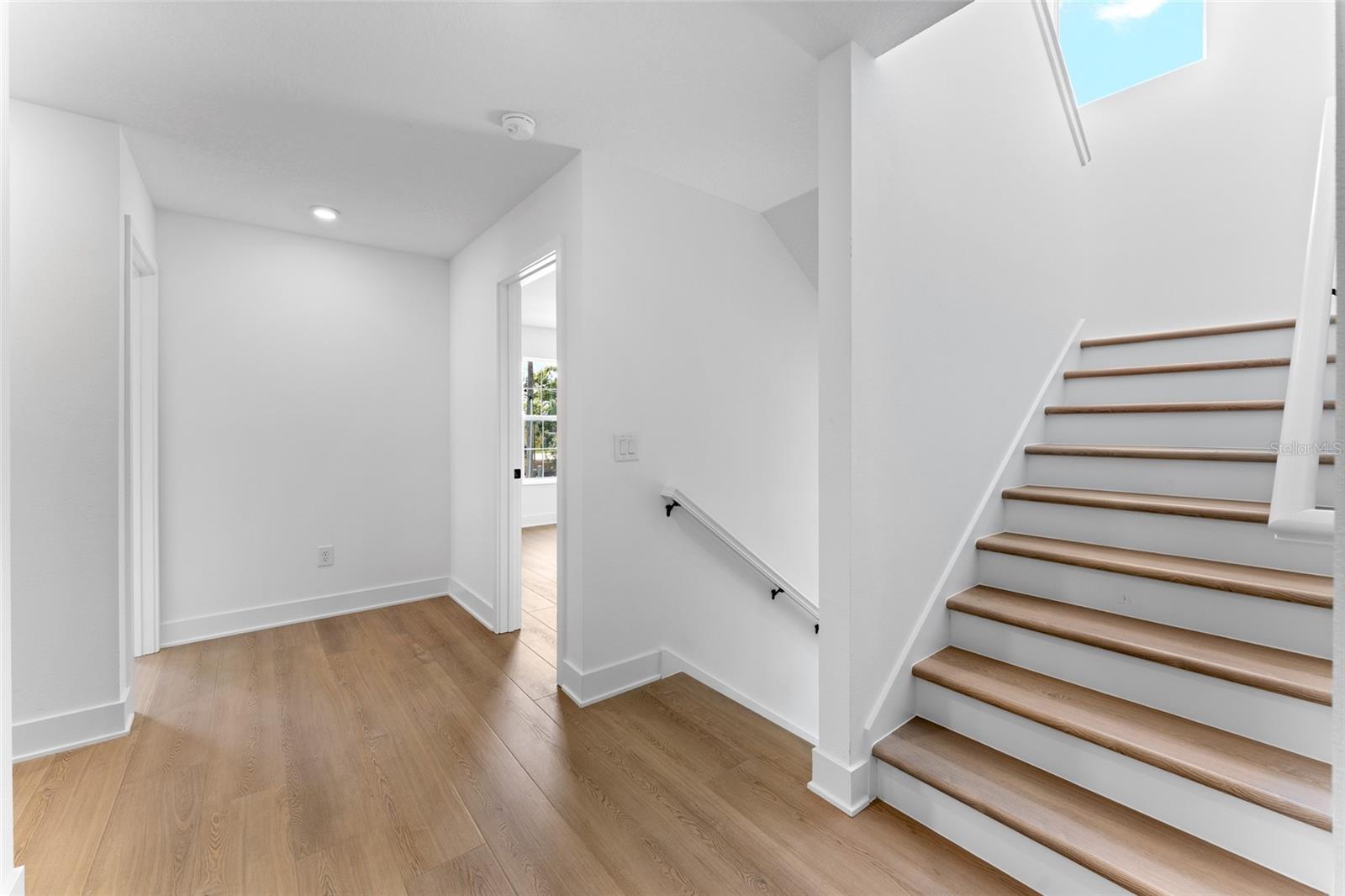 Image 23 of 60 For 703 Park Avenue