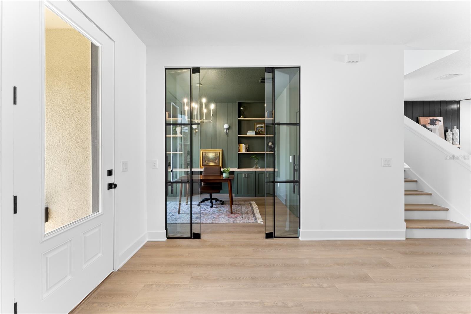 Image 3 of 60 For 703 Park Avenue