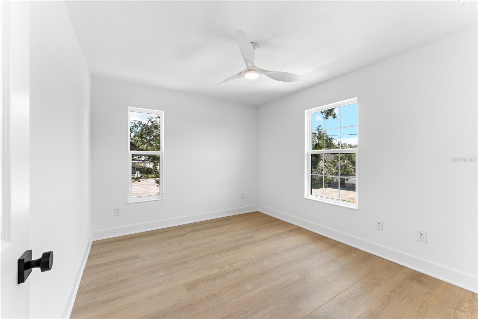 Image 33 of 60 For 703 Park Avenue