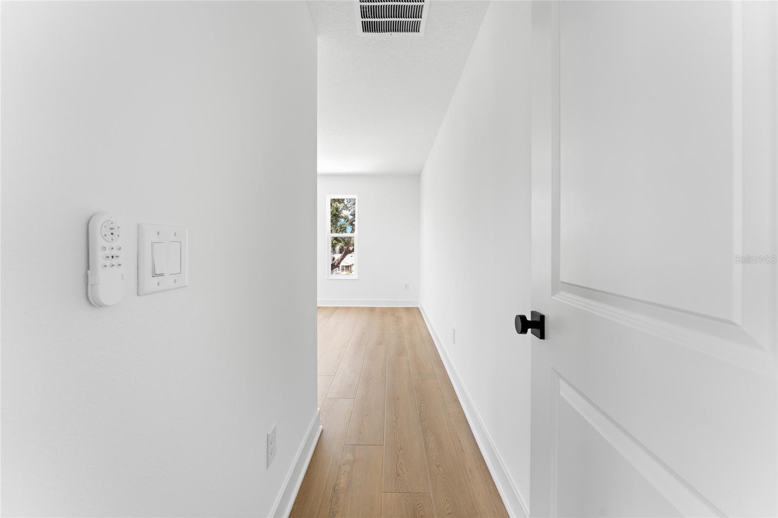 Image 39 of 60 For 703 Park Avenue