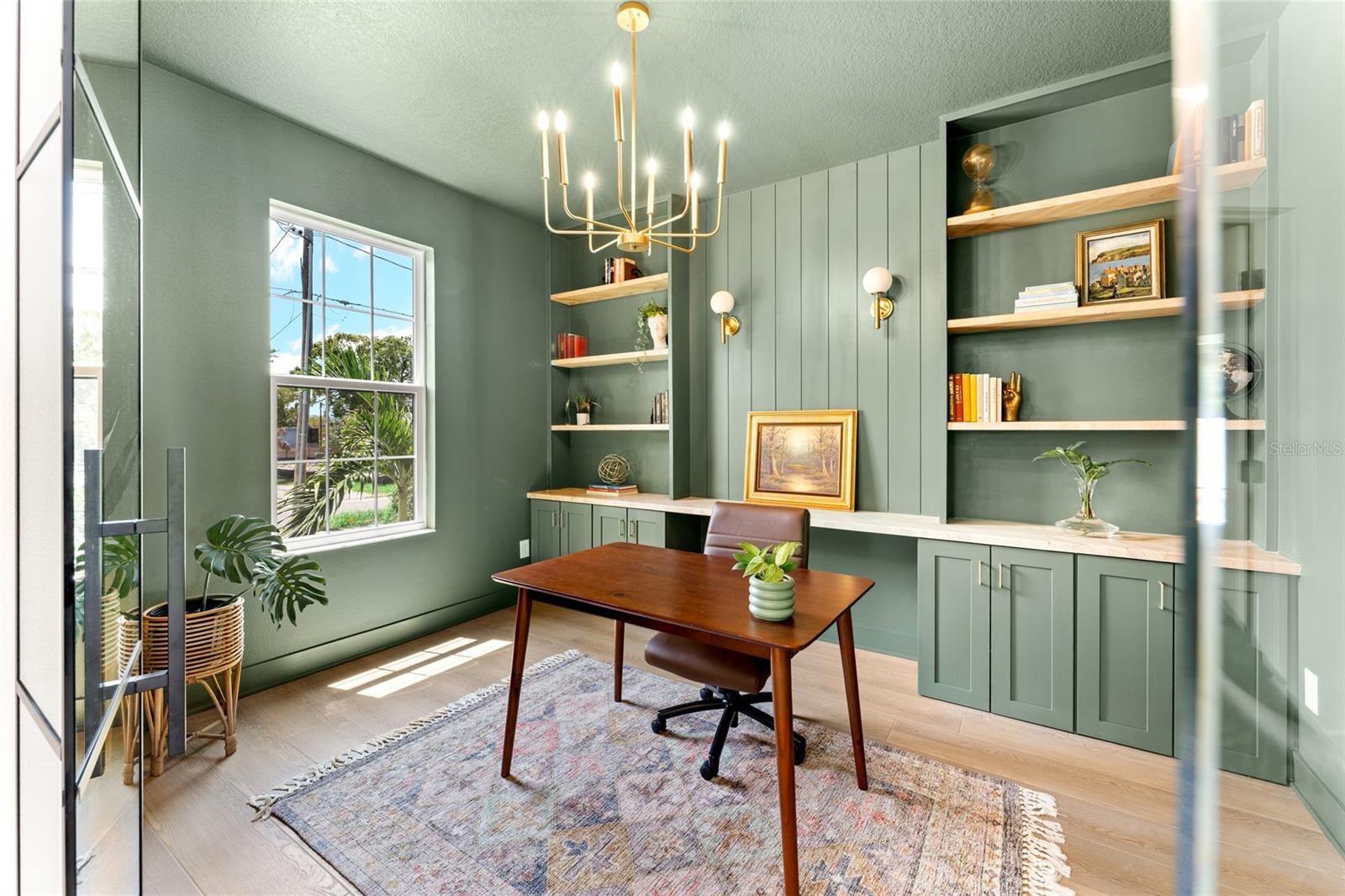 Image 4 of 60 For 703 Park Avenue