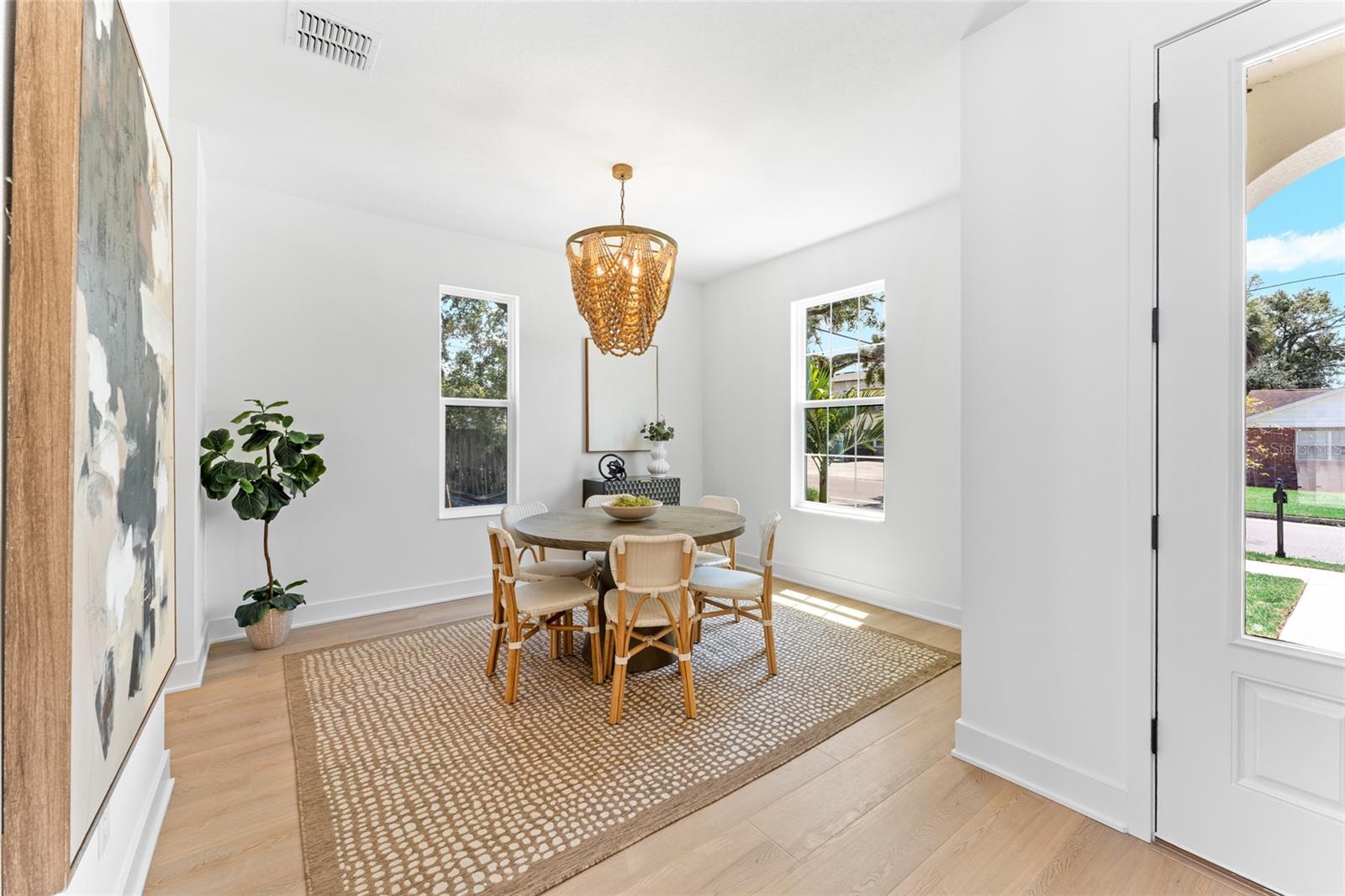 Image 7 of 60 For 703 Park Avenue