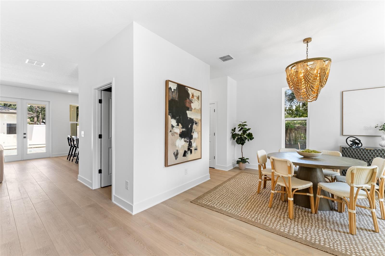Image 8 of 60 For 703 Park Avenue