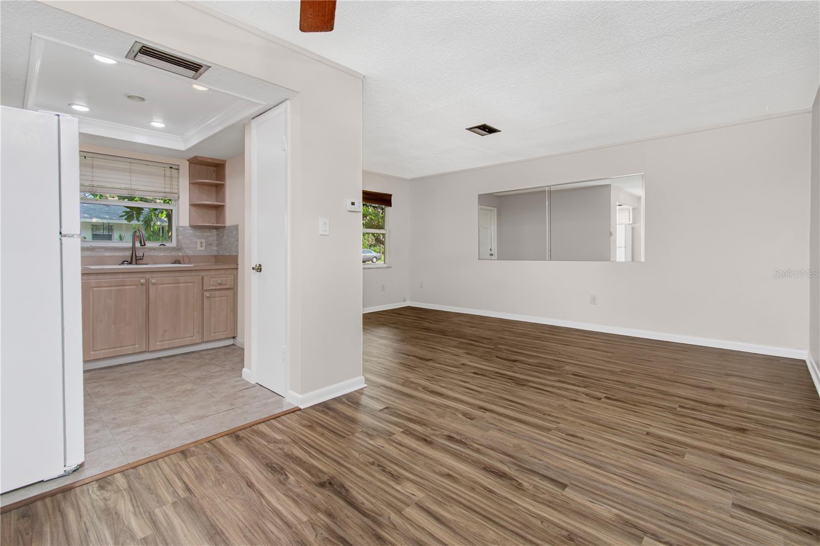 Image 6 of 14 For 6775 49th Avenue N