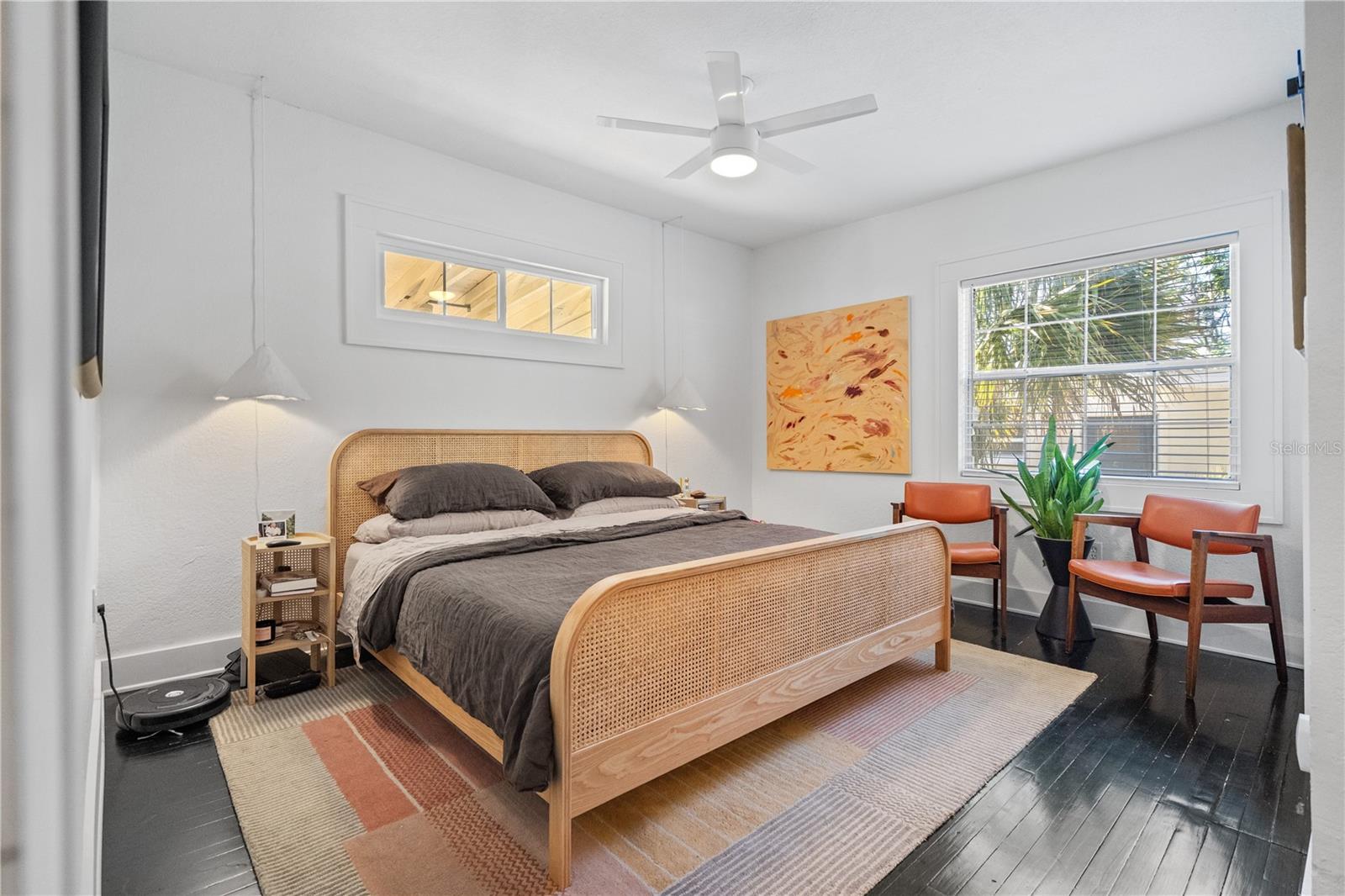Listing photo id 10 for 4056 18th Avenue S