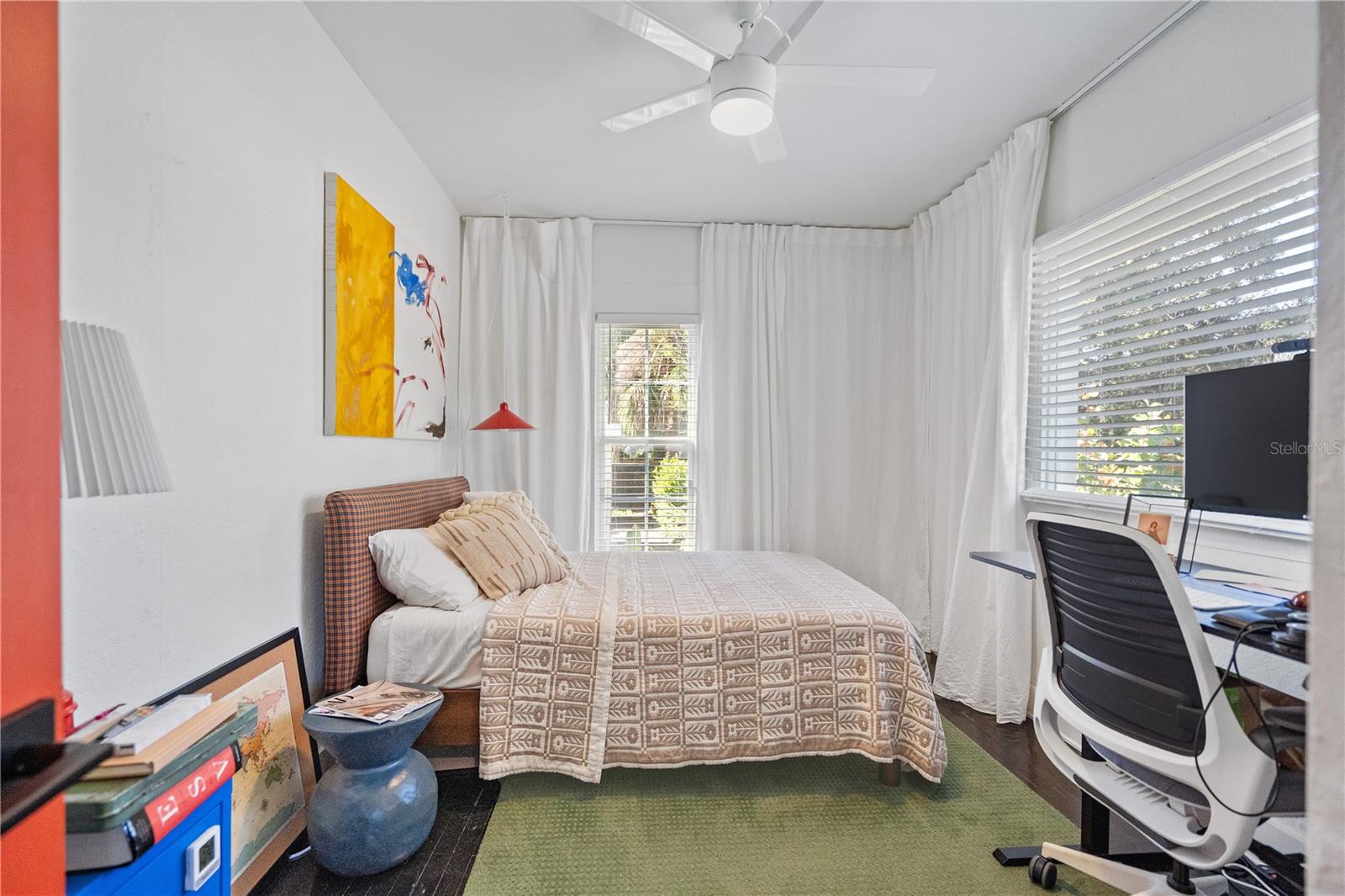 Listing photo id 14 for 4056 18th Avenue S