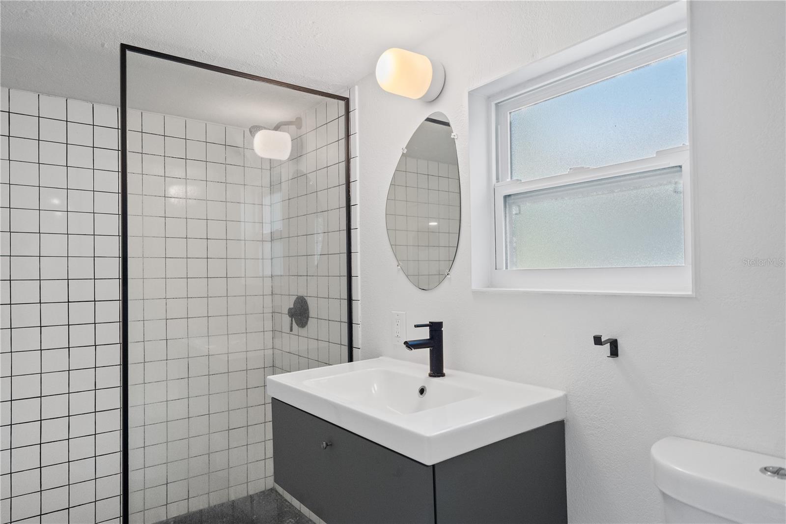 Listing photo id 31 for 4056 18th Avenue S