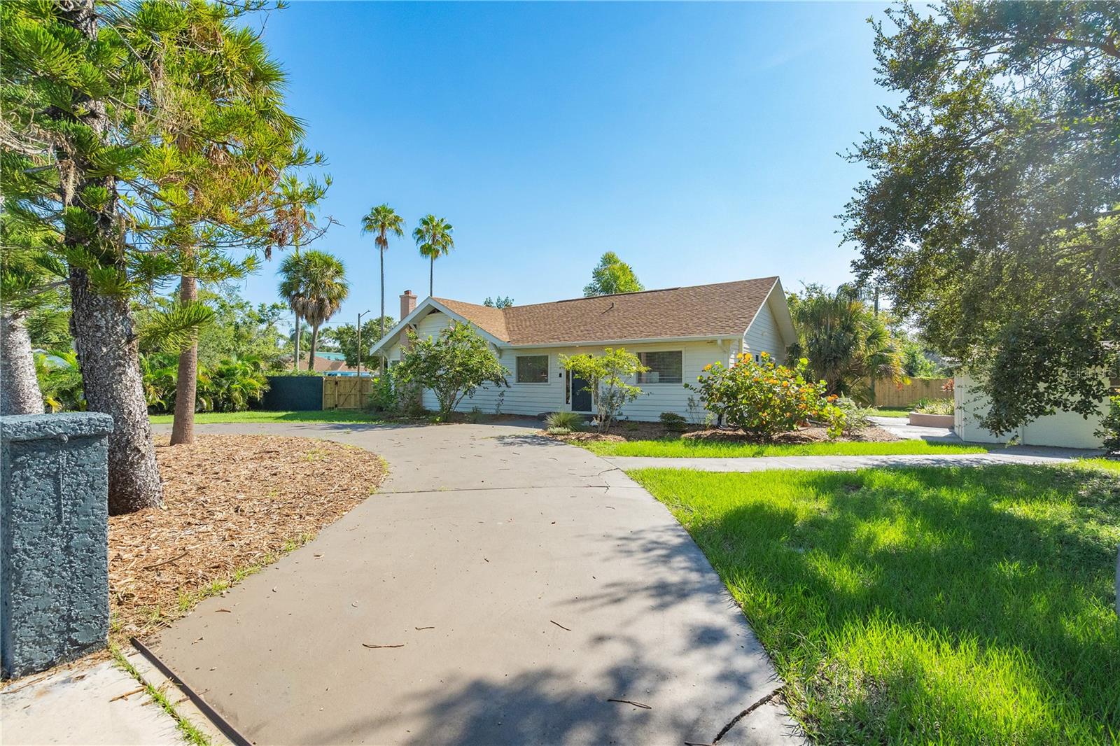 Listing photo id 34 for 4056 18th Avenue S