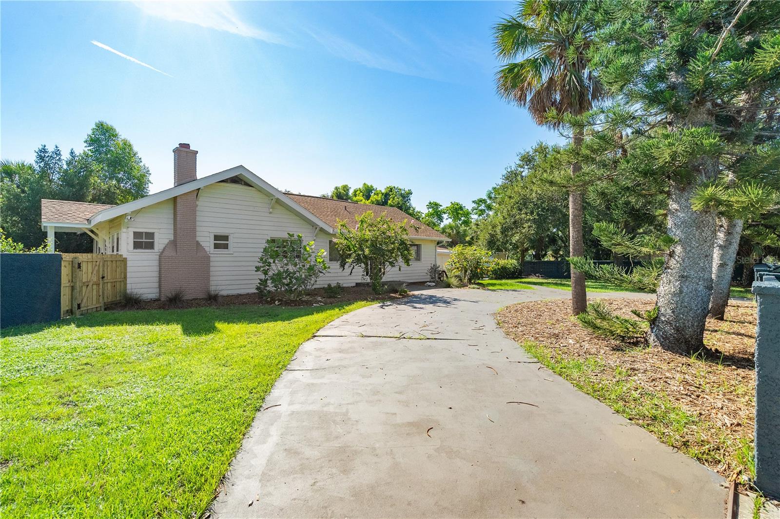 Listing photo id 35 for 4056 18th Avenue S