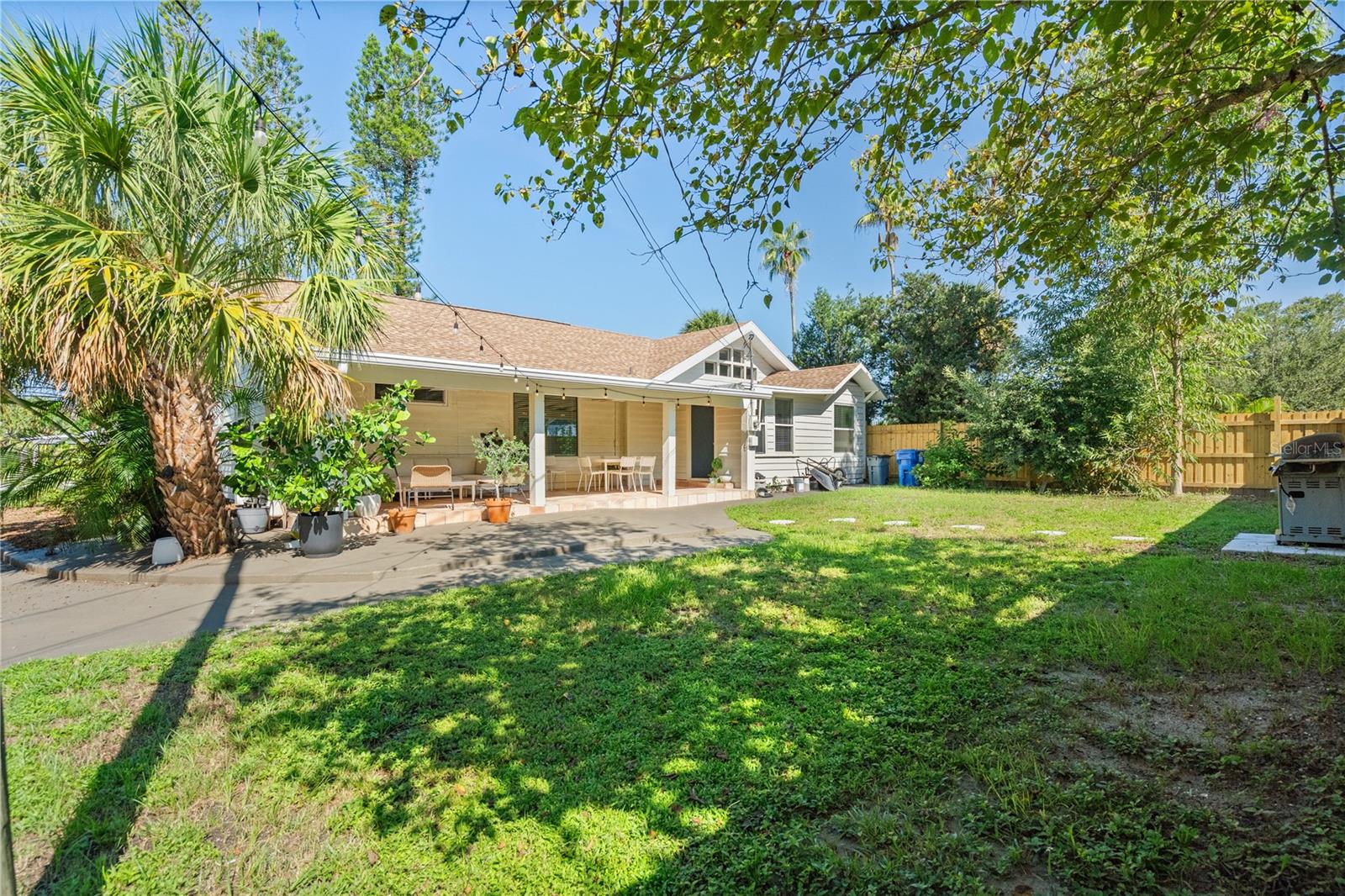 Listing photo id 38 for 4056 18th Avenue S