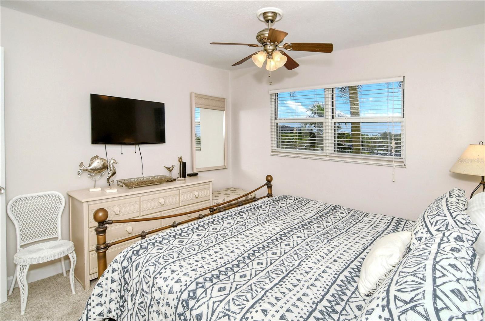 Image 15 of 18 For 925 Beach Road 310