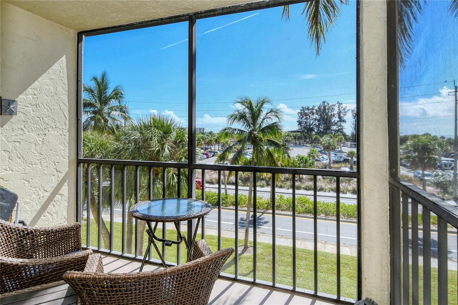 Image 7 of 18 For 925 Beach Road 310