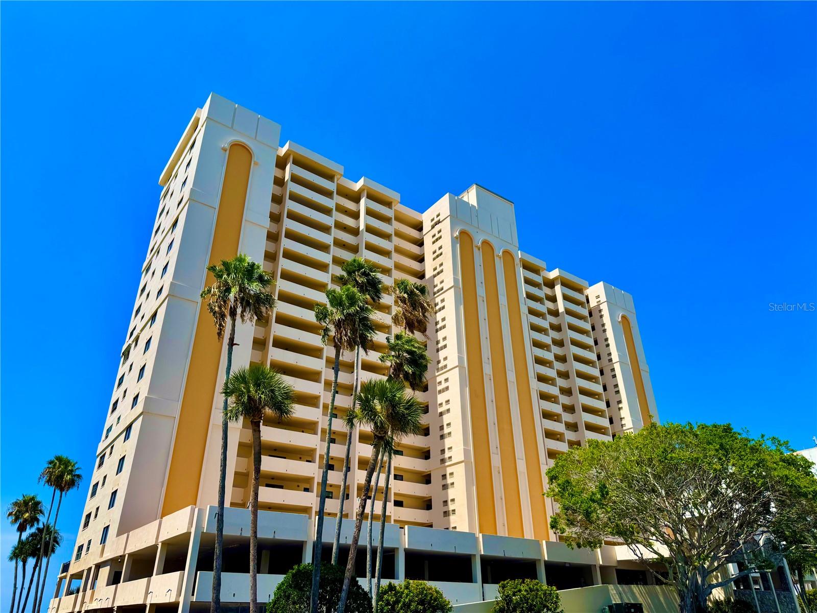 Image 2 of 24 For 1270 Gulf Boulevard 904